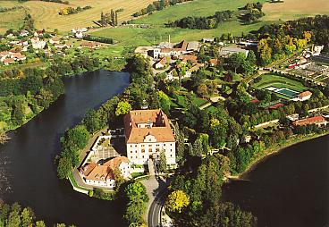 Leteck pohled na Lne od zpadu
Foto Ing. Jan Kurz 2005