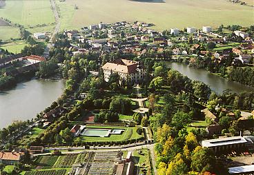 Leteck pohled na Lne od jihovchodu
Foto Ing. Jan Kurz 2005